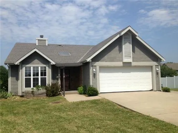 132 SE 1171st Rd, Knob Noster, MO 65336