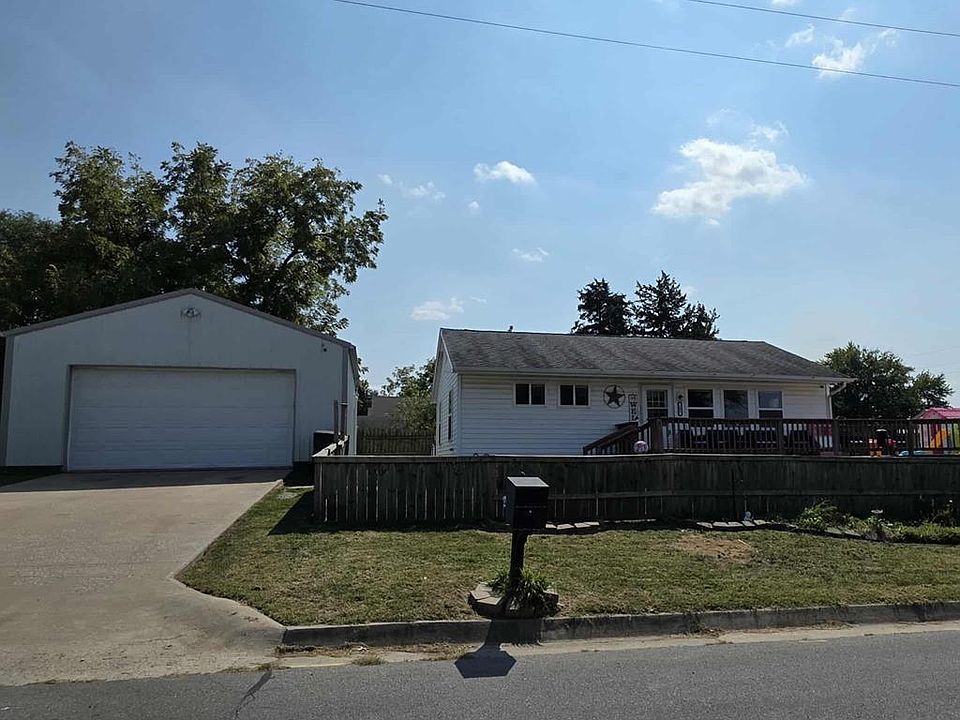 1st image of 107 W Mary Ave