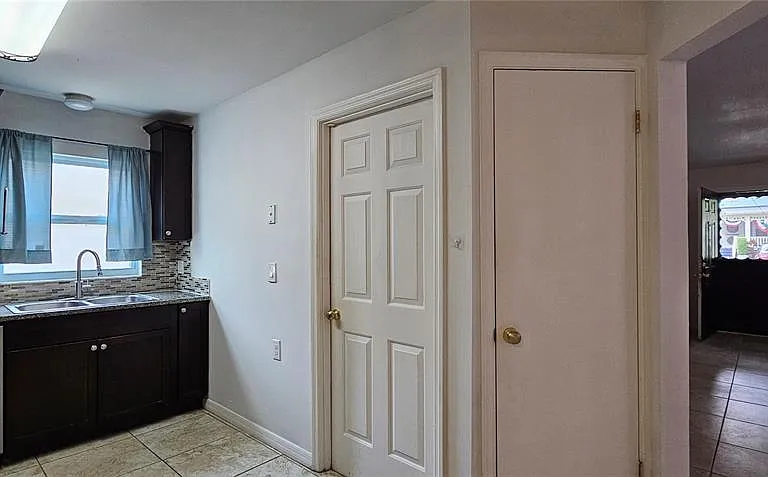 25 N Glenwood Ave — Photo 17