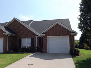 521 Garden Spring Dr, Simpsonville, SC 29681