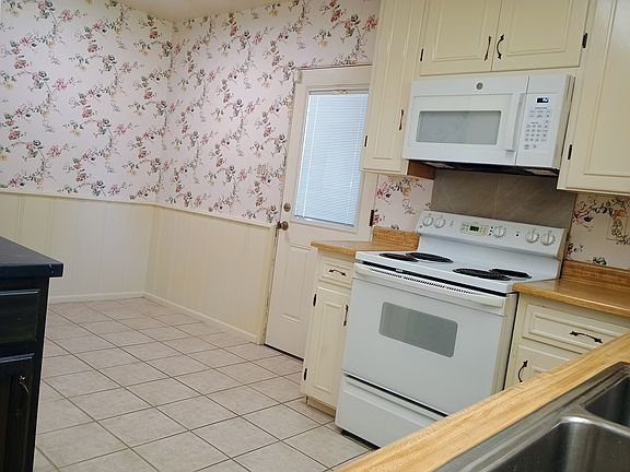 4th image of 4216 E Cambridge Ave