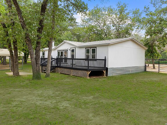 3rd image of 929 Hickory Grv