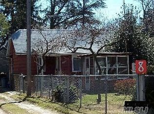 8 Evans Ave, Freeport, NY 11520