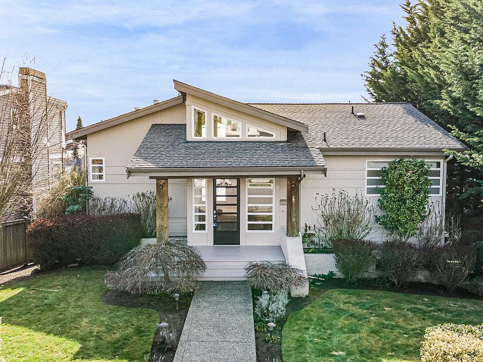 1st image of 427 11th Ave W
