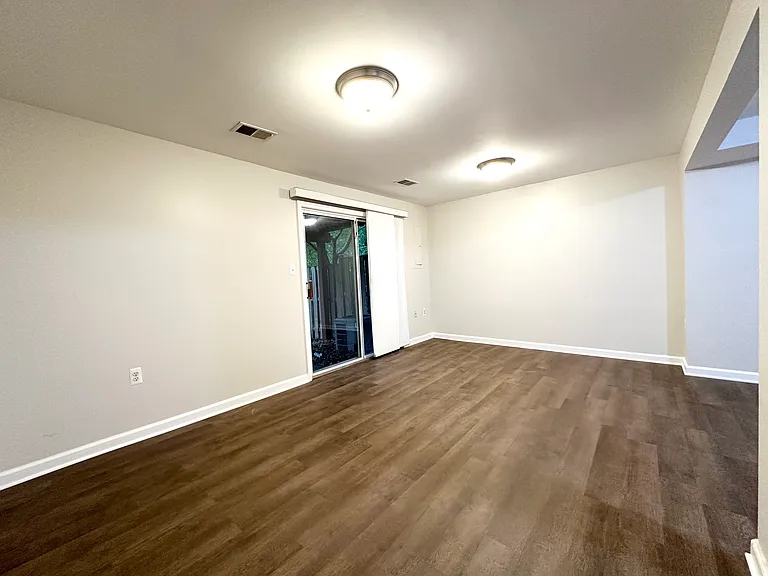 5700 Medallion Ct — Photo 32