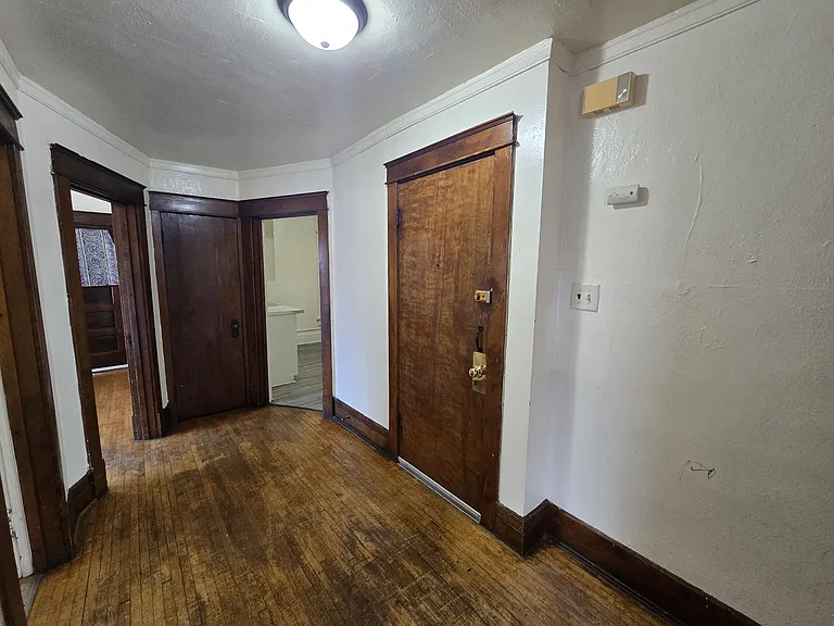 120 1/2 Harrison St — Photo 7