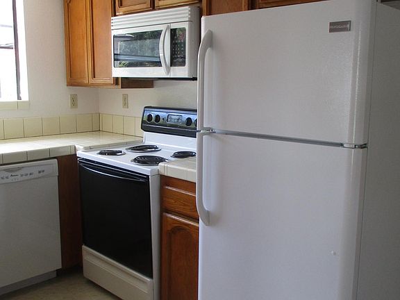 3rd image of 2027 Emerald St APT A
