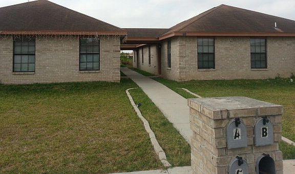 2nd image of 721 W Bronze Dr