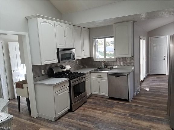 2nd image of 399 Steven Blvd