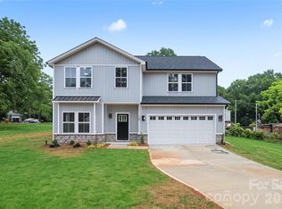 209 Henderson Cir, Harrisburg, NC 28075