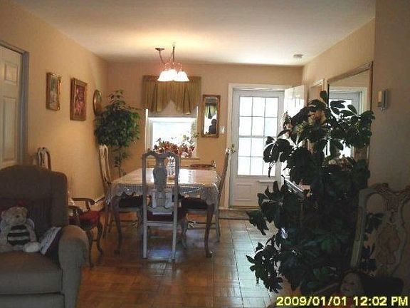 4th image of 10 Glen Hollow Dr APT C22