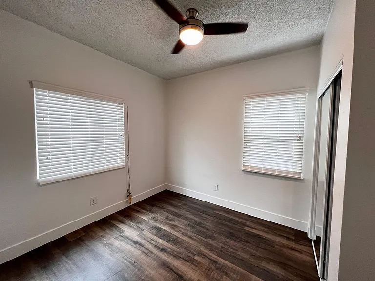 three Bedroom — Photo 11