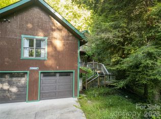 70 Stonegate Trl, Leicester, NC 28748