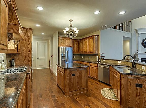 3rd image of 12617 Indian Creek Dr