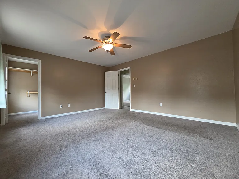 11186 Forest Ave — Photo 14