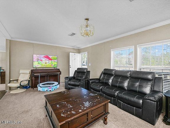 5th image of 129 WOODLAND Lane