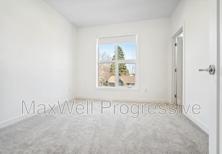 65th Ave NW #9121 — Photo 11
