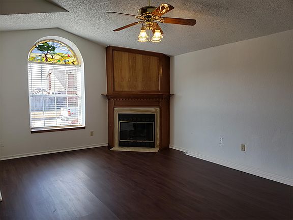 5th image of 2118 Parkview Dr