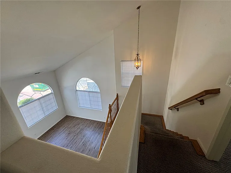 3822 1/2 Grace Ave #3822 — Photo 4