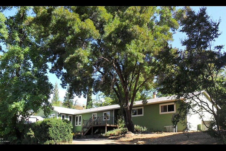 1st image of 2335 Harris Ln