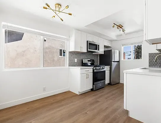 2 bed, 750 sqft, $2,465 — Photo 1