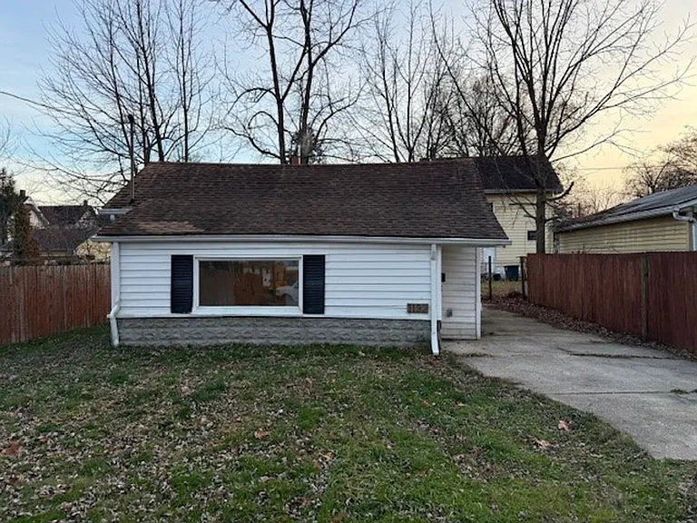 1192 Harpster Ave — Photo 1
