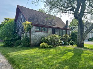 4 Marten Ave, Narragansett, RI 02882