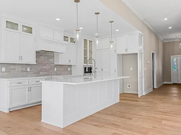 8513 Primrose St, De Soto, KS 66018