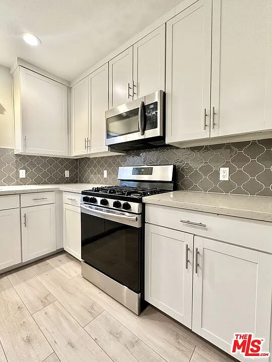3 bed, 2.5 bath, 1600 sqft, $4,095 — Photo 3