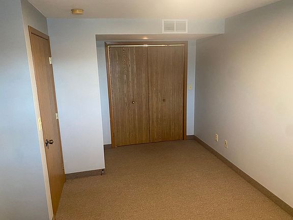 5th image of 104 S Linn Ave APT 10
