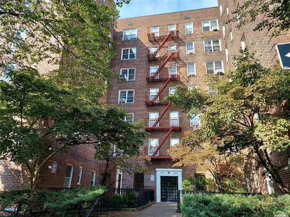 39-30 52 Street #2B, Woodside, NY 11377
