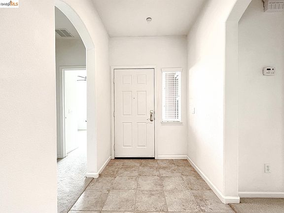2nd image of 1369 Pearl Way