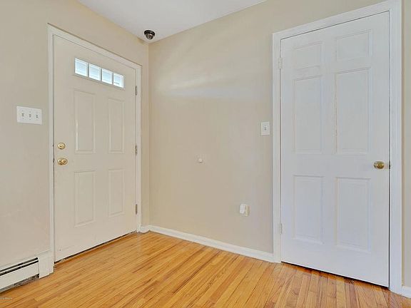4th image of 427A Lake Barnegat Dr N