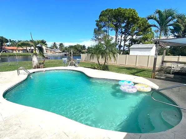 123 Oregon Ln, Boca Raton, FL 33487