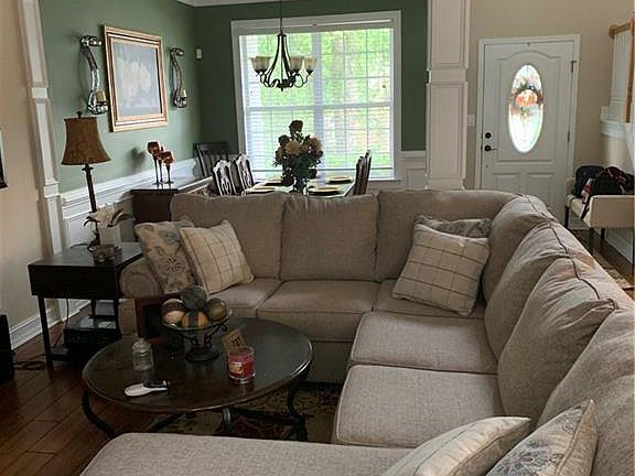 4th image of 865 River Valley Dr