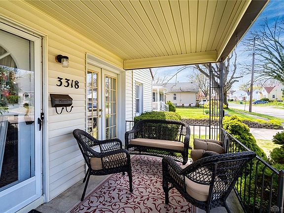 3rd image of 3318 Oakmont Ave