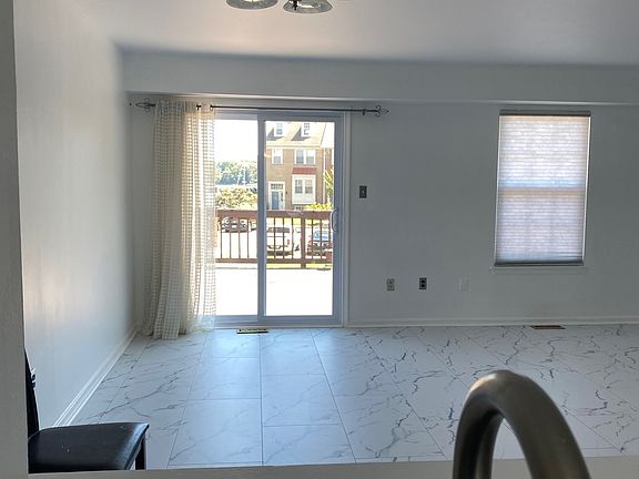 4th image of 7871 Hidden Creek Way