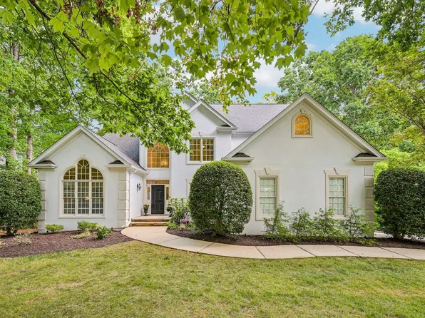 105 Versailles Dr, Cary, NC 27511