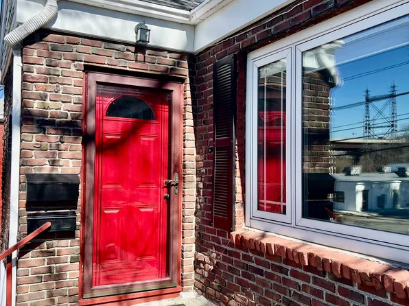 657 Naugatuck Avenue, Milford, CT 06461