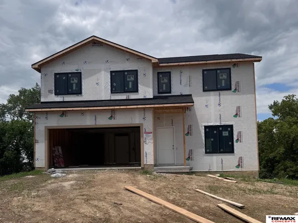 4032 Woodside Village Ct, Lincoln, NE 68528