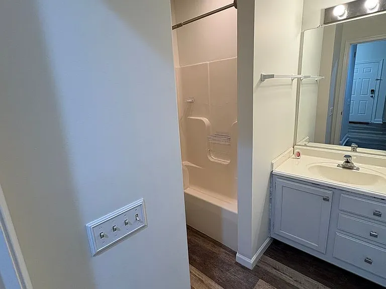 2702 Waters Edge Dr — Photo 18
