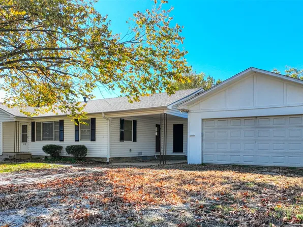 516 S Church St, Pilot Point, TX 76258