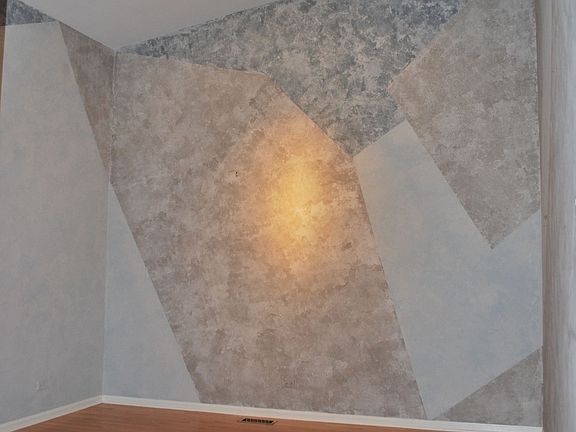 Dining Room With Vaulted Ceiling and Newer Wood Laminate Flooring