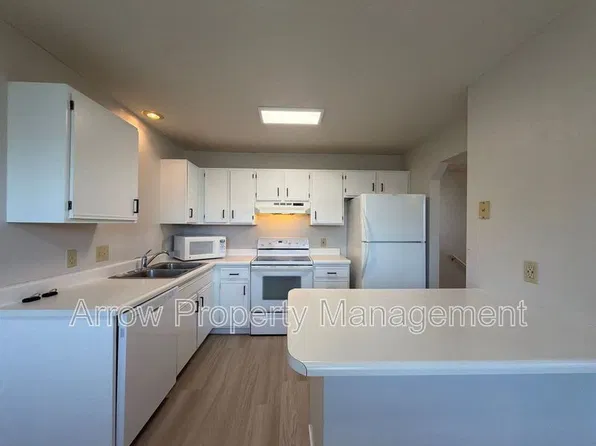 1010 W South St, Lincoln, NE 68522