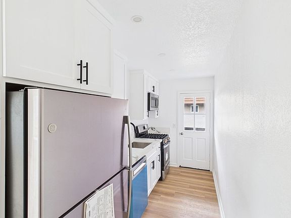 4th image of 16951 Hoskins Ln APT 2