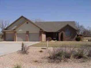 9920 W Snokomo Rd, Hutchinson, KS 67502