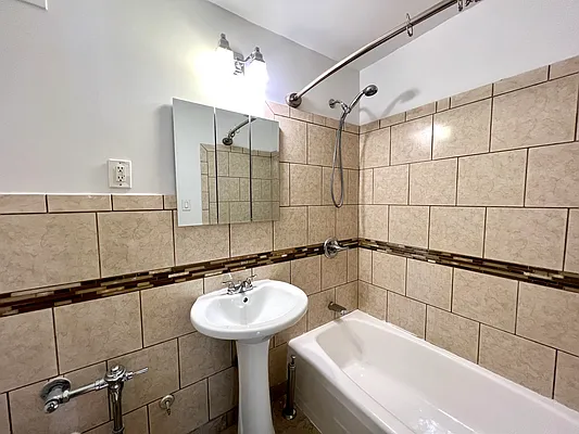 Rented by R New York | media 11