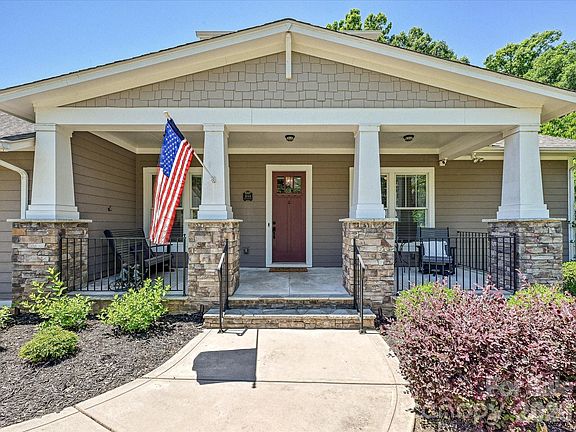 2nd image of 1044 Wessington Manor Ln