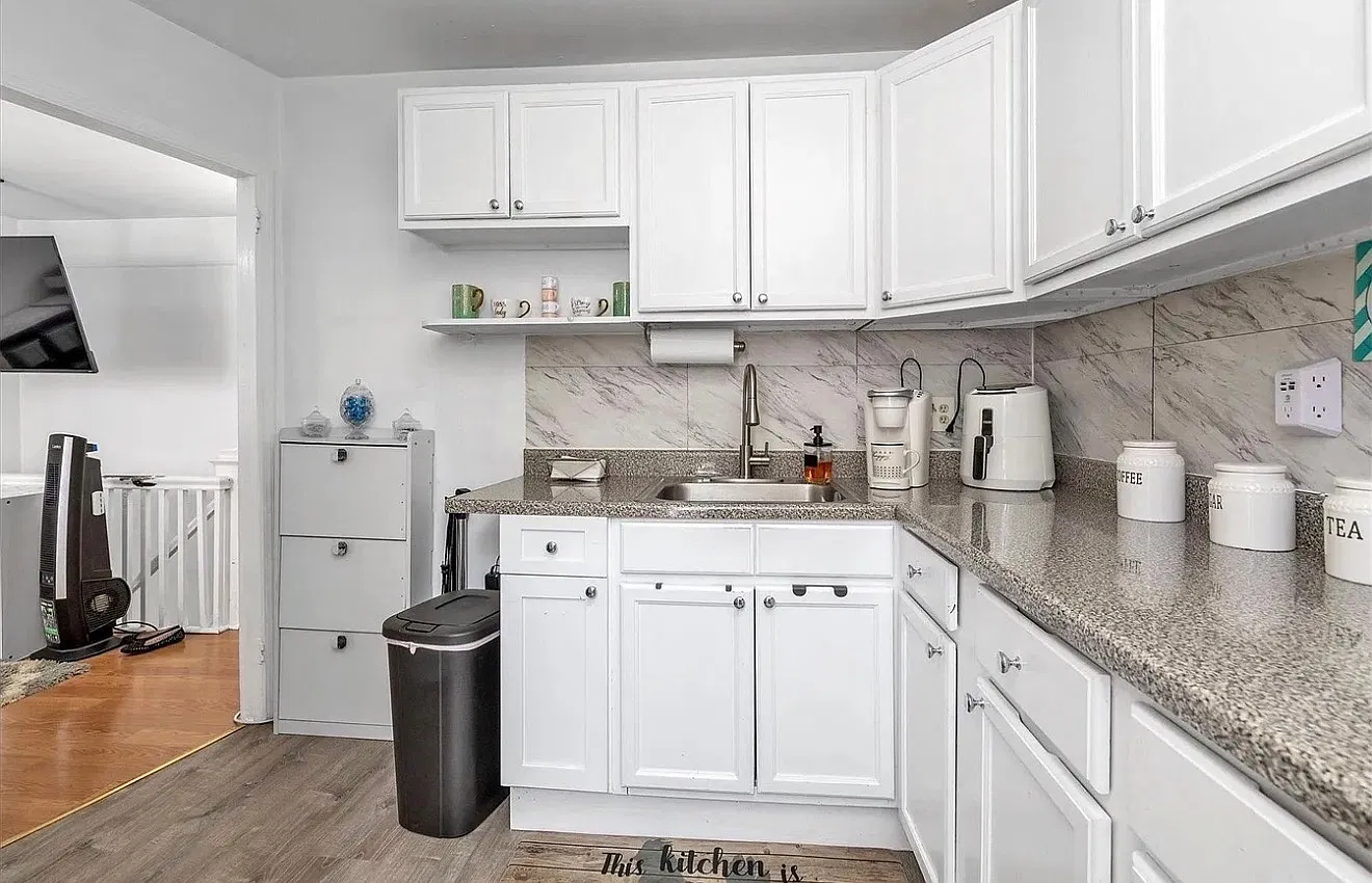 1 bed, 1200 sqft, $2,400 — Photo 2
