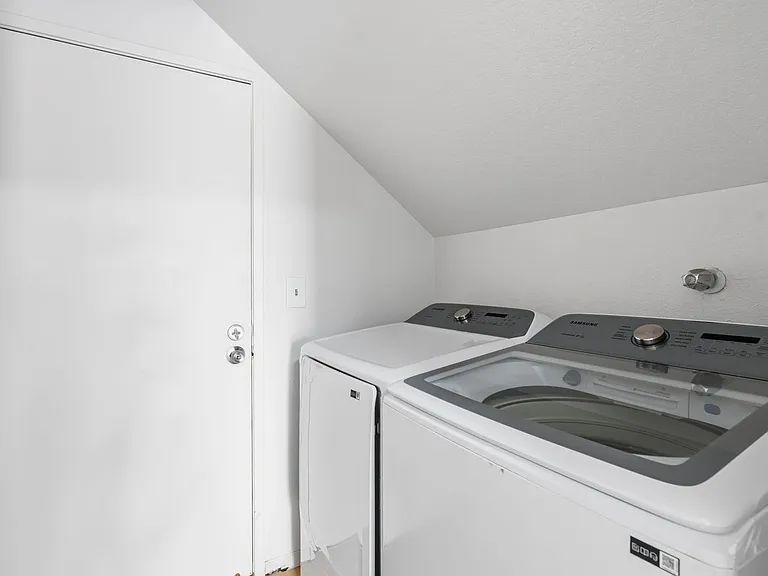1387 Xavier Ave — Photo 29